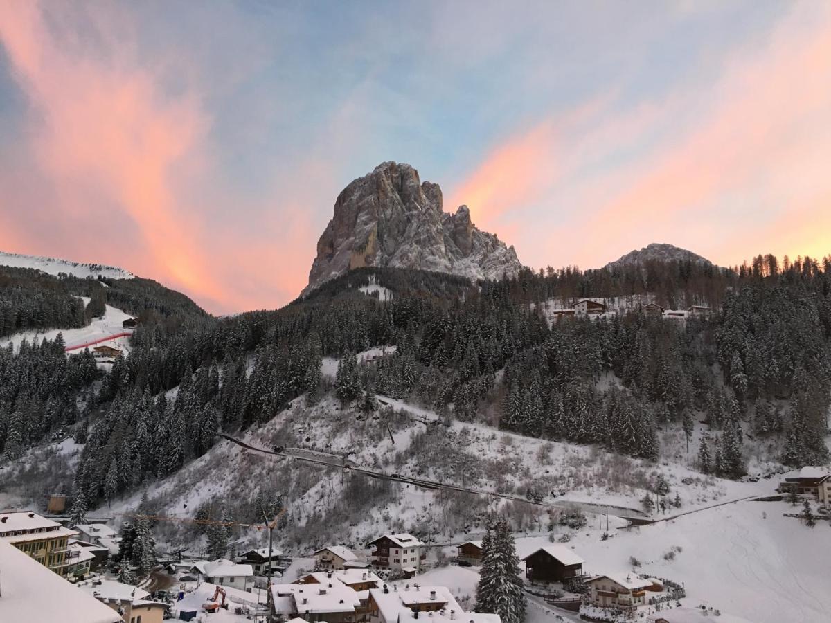 Apartments Mezdi Santa Cristina Val Gardena Exteriör bild