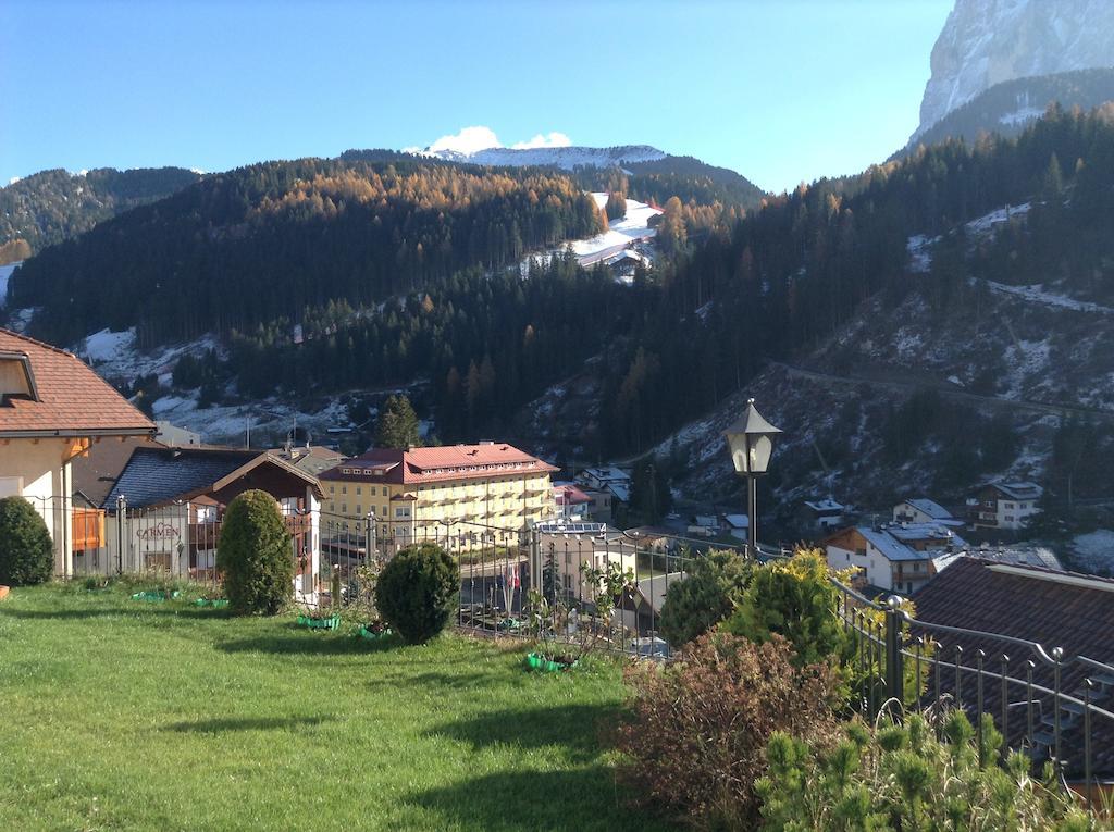 Apartments Mezdi Santa Cristina Val Gardena Exteriör bild